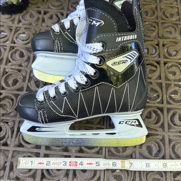 CCM Black and White Hockey Skates with Silver Accents - Picture 2 of 8